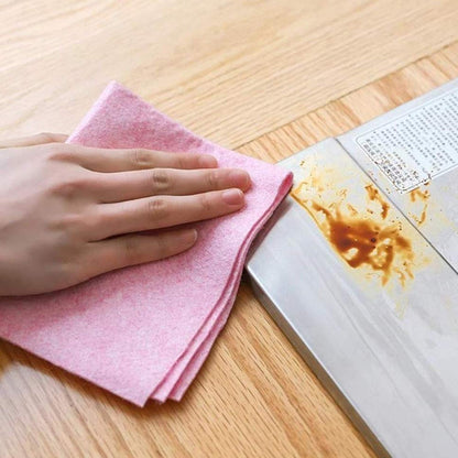 Kitchen surface cleaning cloth for oil and stain removal